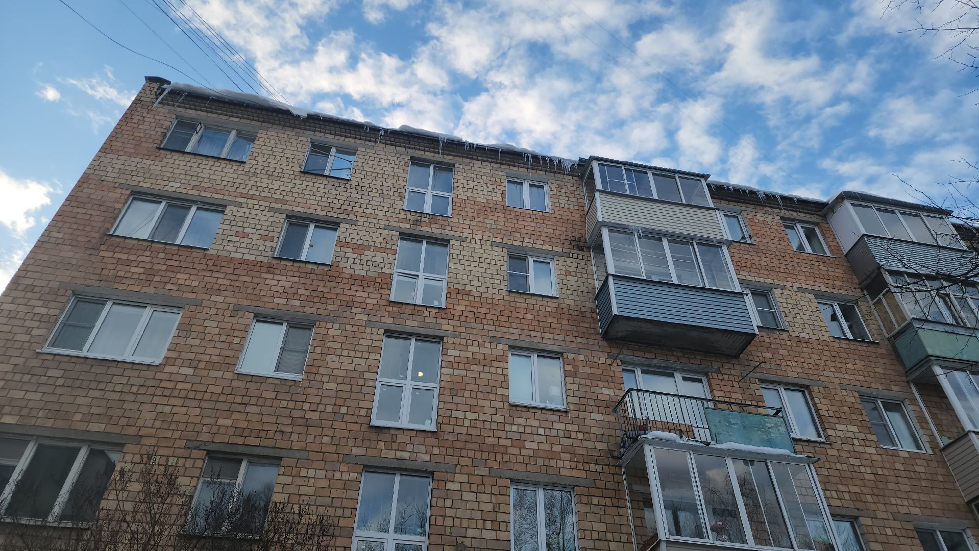 серпухов, улица физкультурная, управляющая компания, наледь на крыше, жкх,