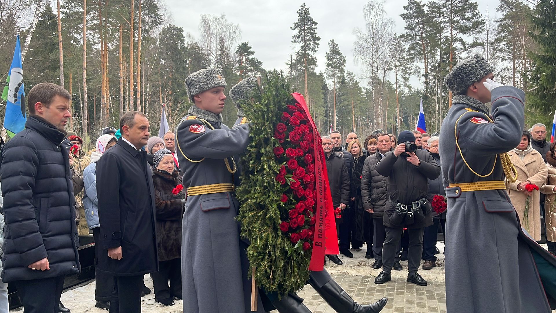 памятник, памятник героям сво, спецоперация,