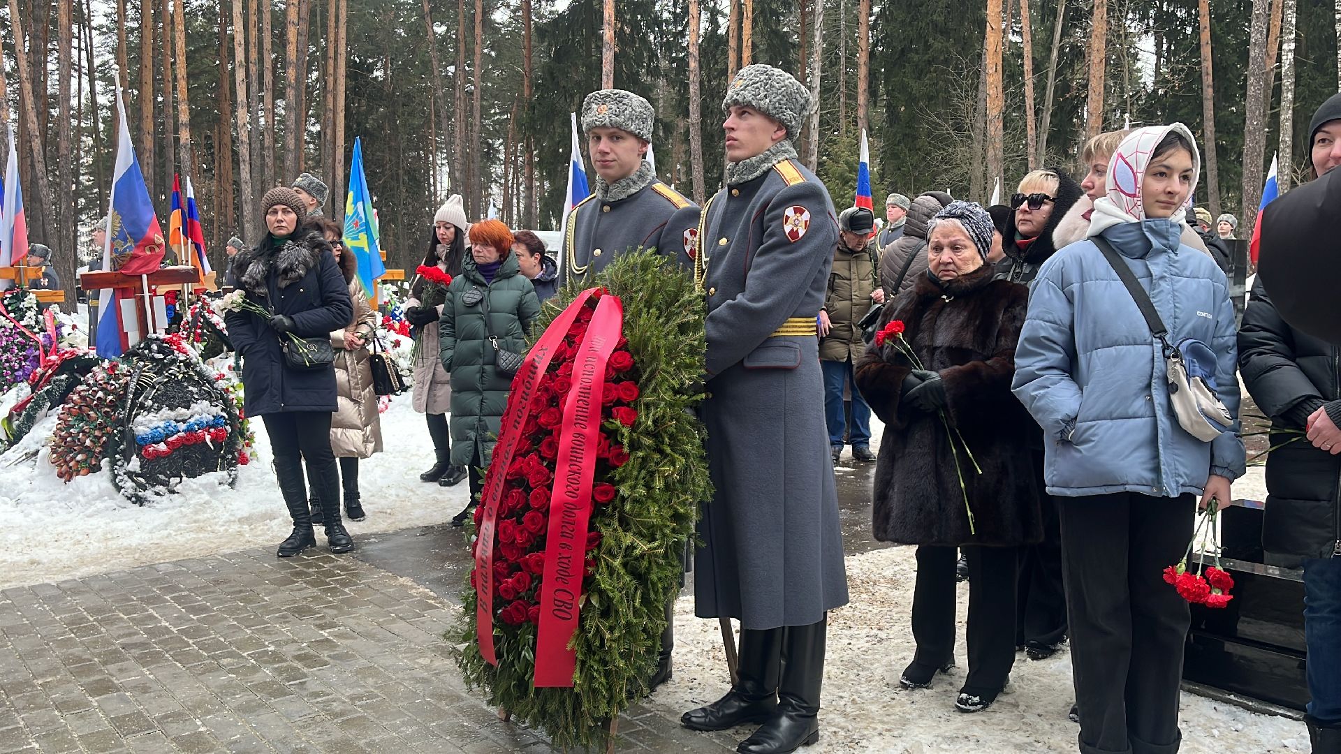 памятник, памятник героям сво, спецоперация,