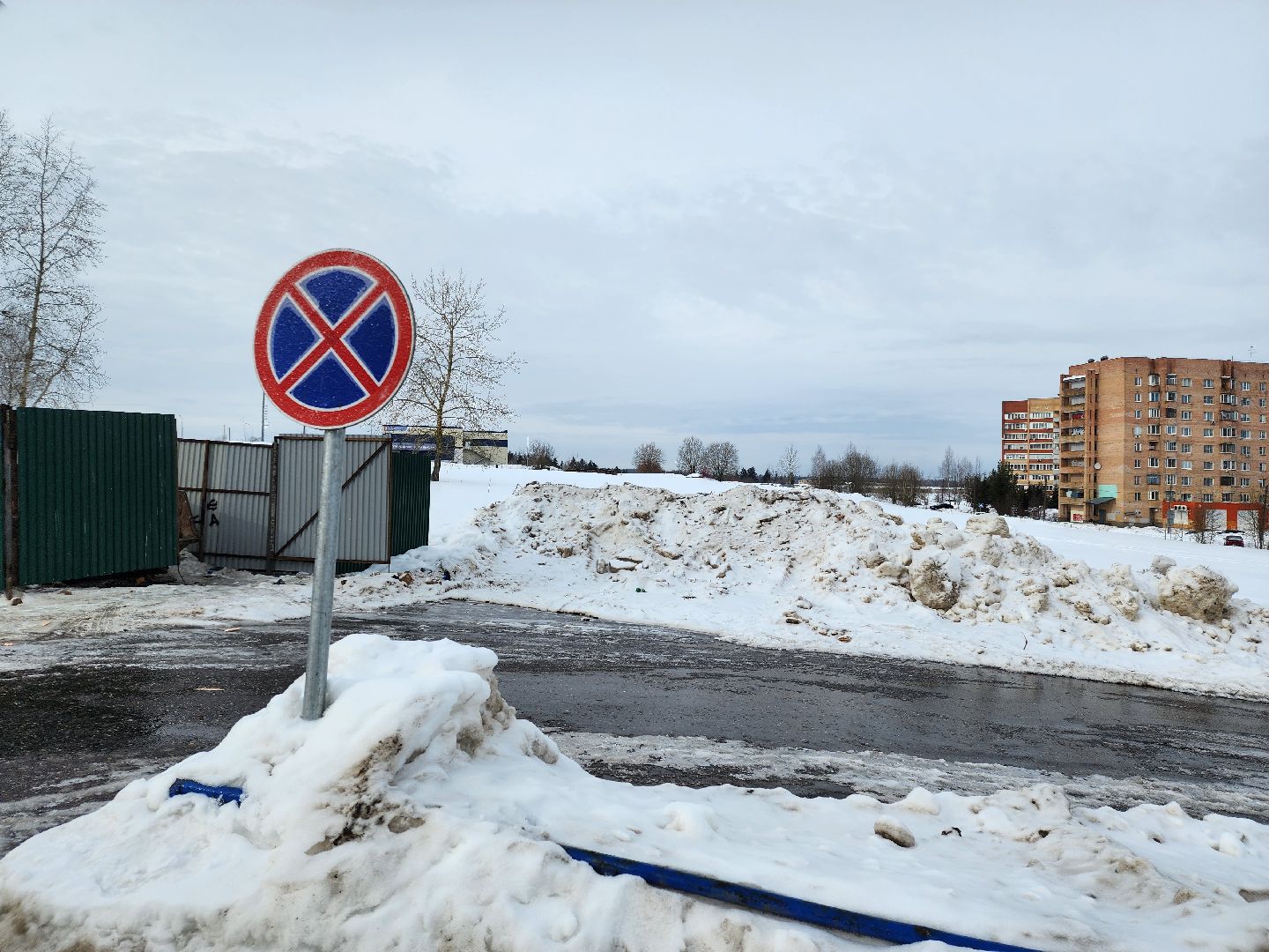 дорожные знаки, контейнерные площадки,