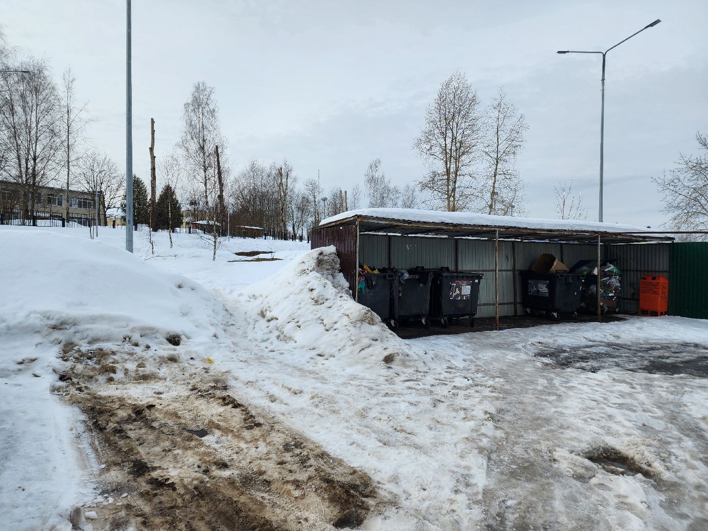 дорожные знаки, контейнерные площадки,