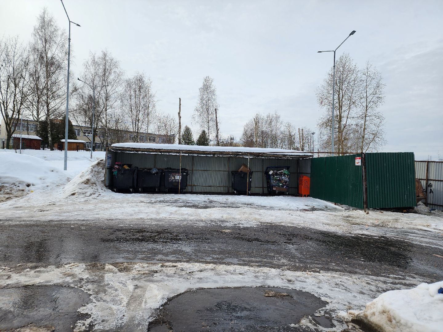 дорожные знаки, контейнерные площадки,