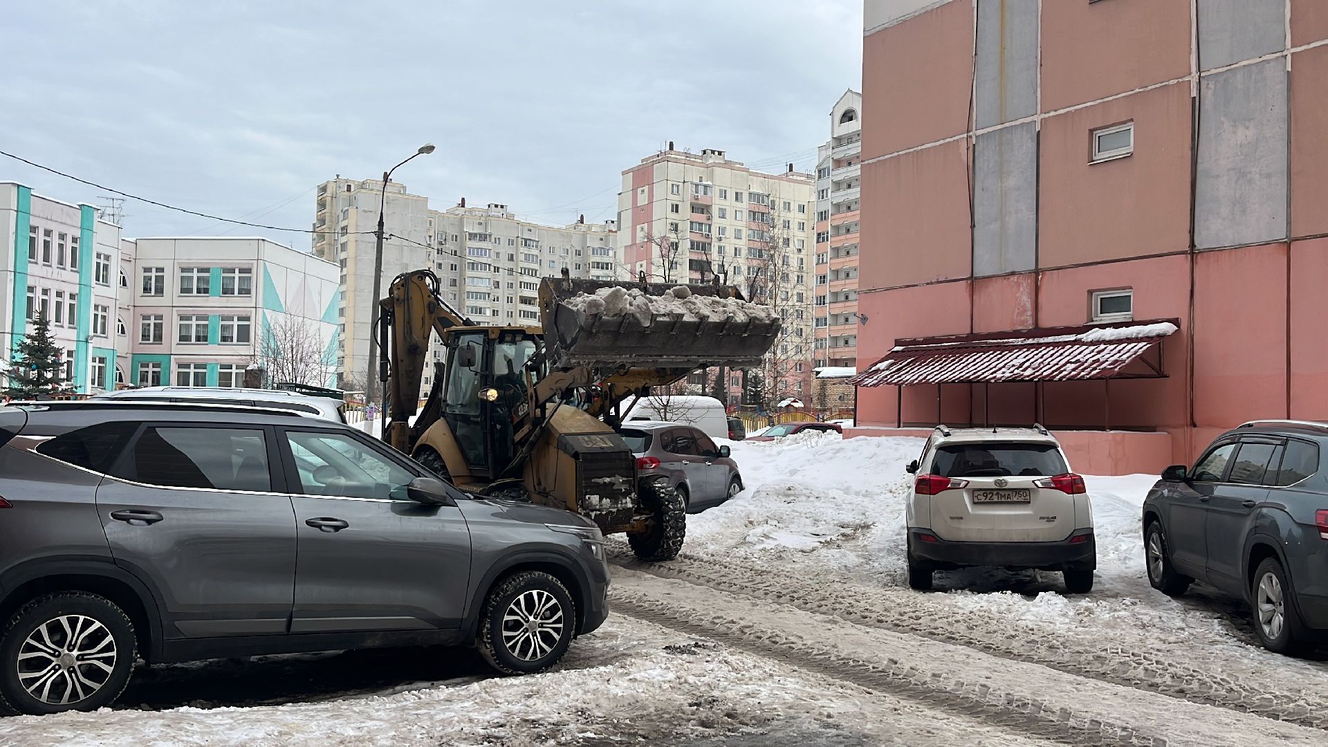 снег и наледь, уборка снега, коммунальная служба, управляющая компания,