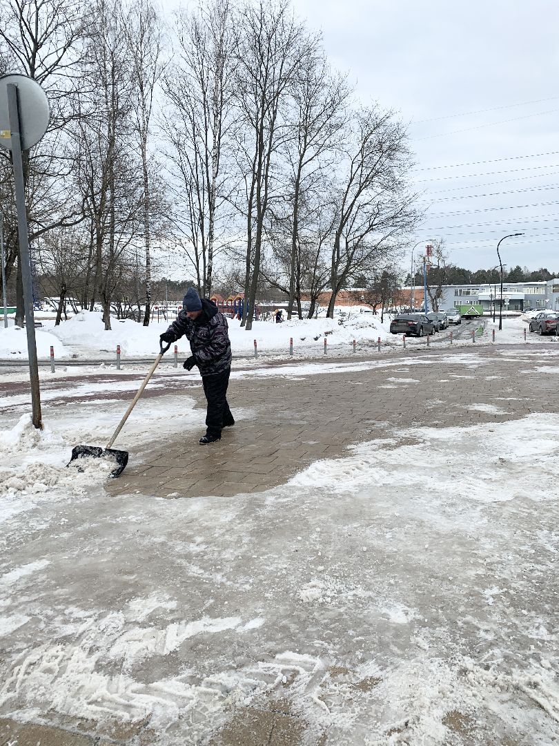 Балашиха, Подмосковье, уборка дворов, снег и наледь,