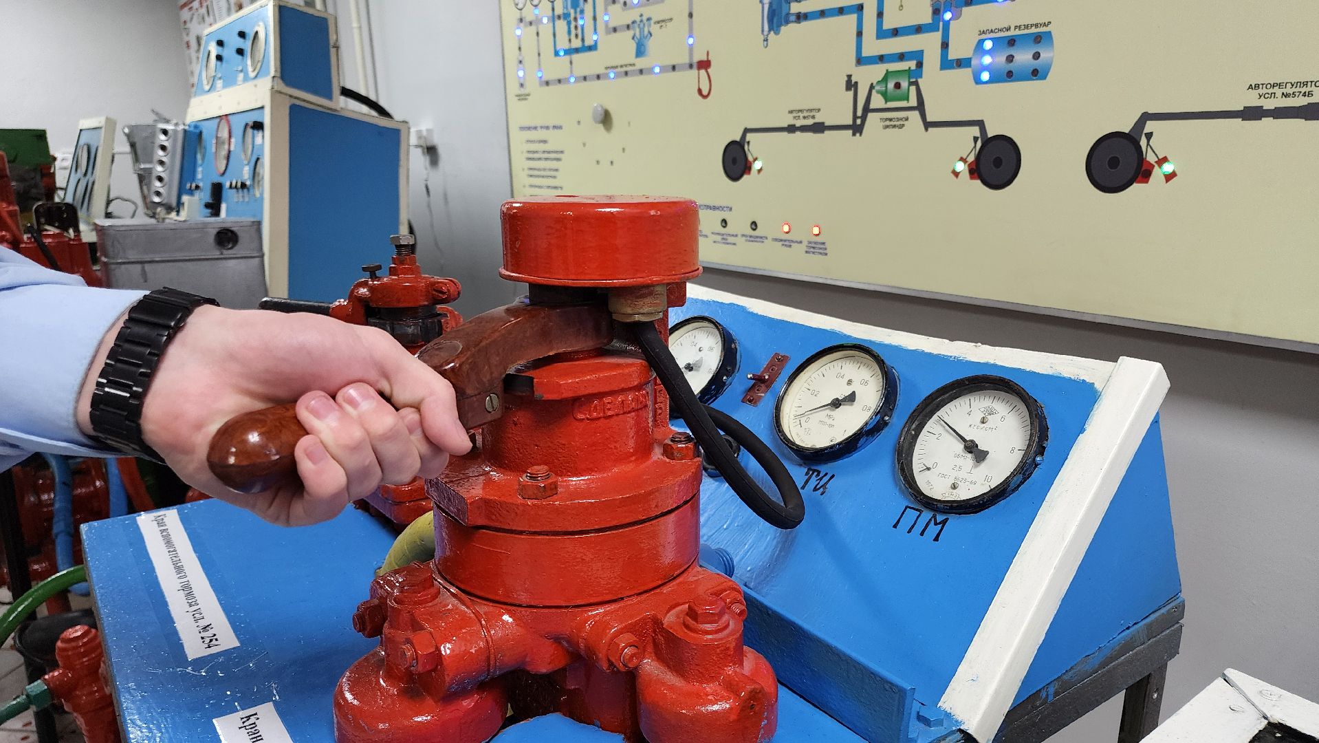 кашира, ожерелье, ожерельевский железнодорожный колледж, автотормоза, пневматормоза, подвижной состав, студенты, практические занятия,