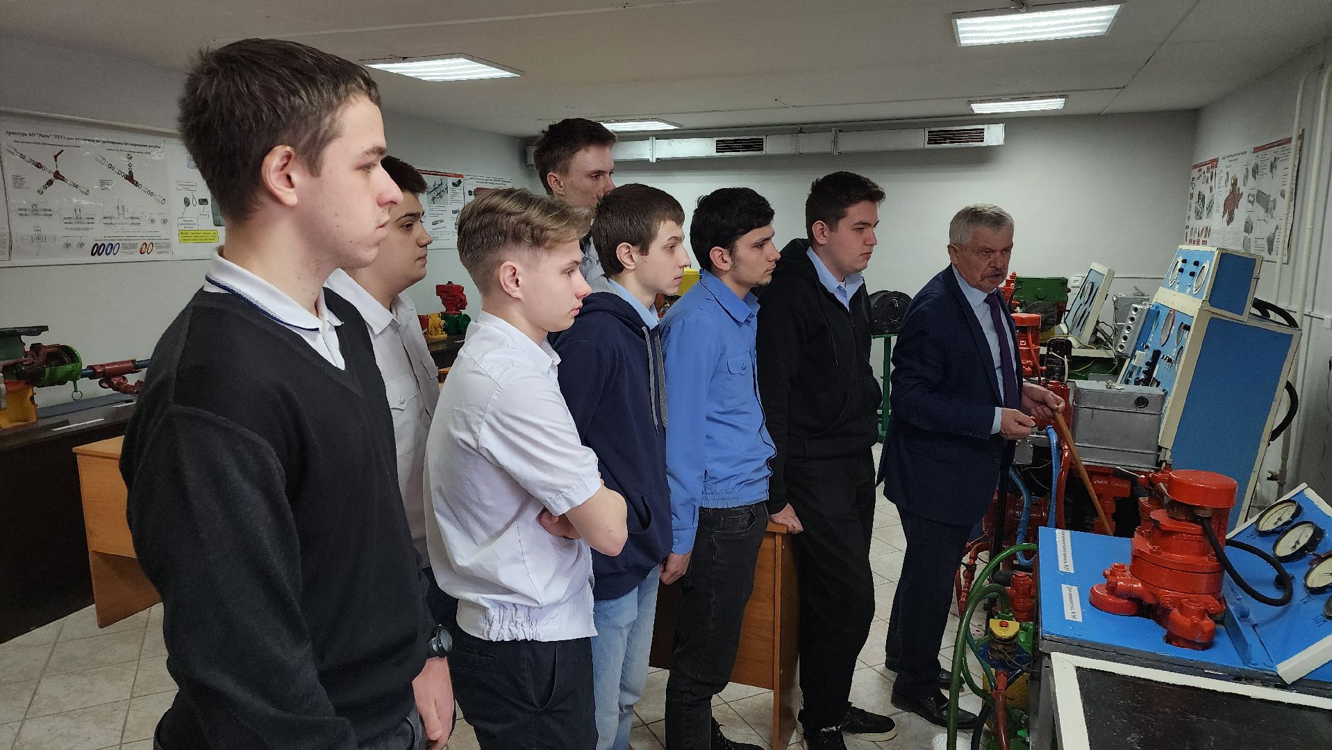 кашира, ожерелье, ожерельевский железнодорожный колледж, автотормоза, пневматормоза, подвижной состав, студенты, практические занятия,