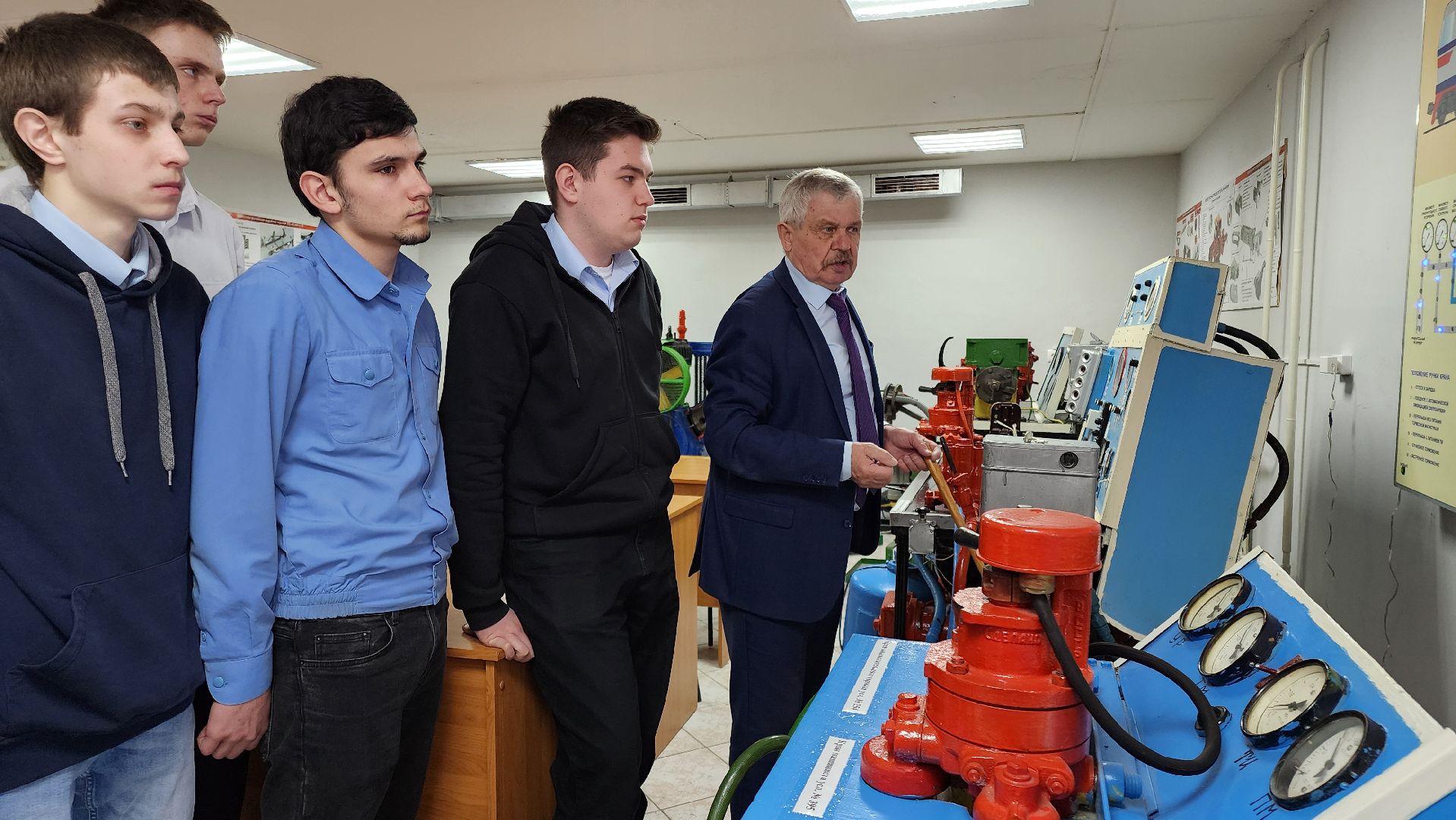 кашира, ожерелье, ожерельевский железнодорожный колледж, автотормоза, пневматормоза, подвижной состав, студенты, практические занятия,