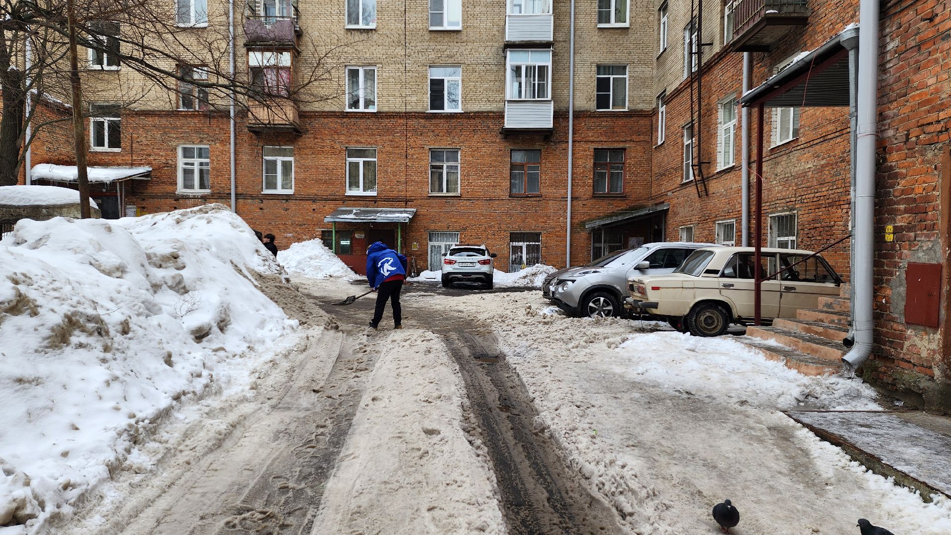 уборка снега, чистка дворов,