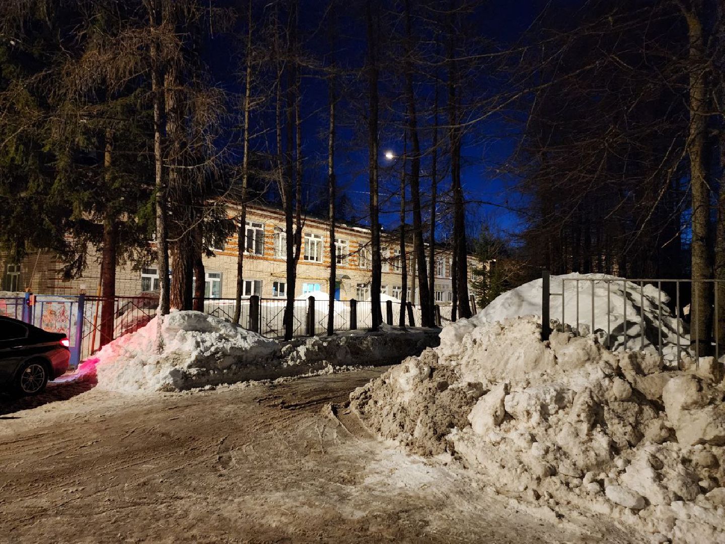 чехов, чехов-7, благоустройство, парковка, школа, выездная администрация,