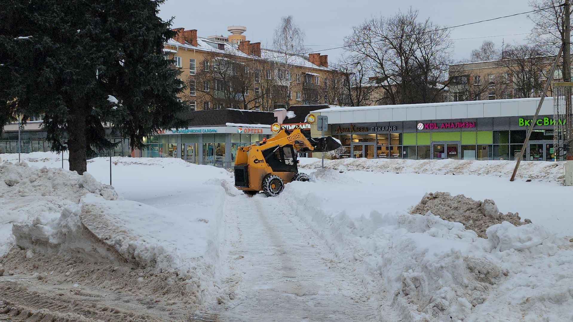 уборка снега, чистка дворов, чистка кровель, мбу городское хозяйство, Алексей Никитин, ук наукоград,