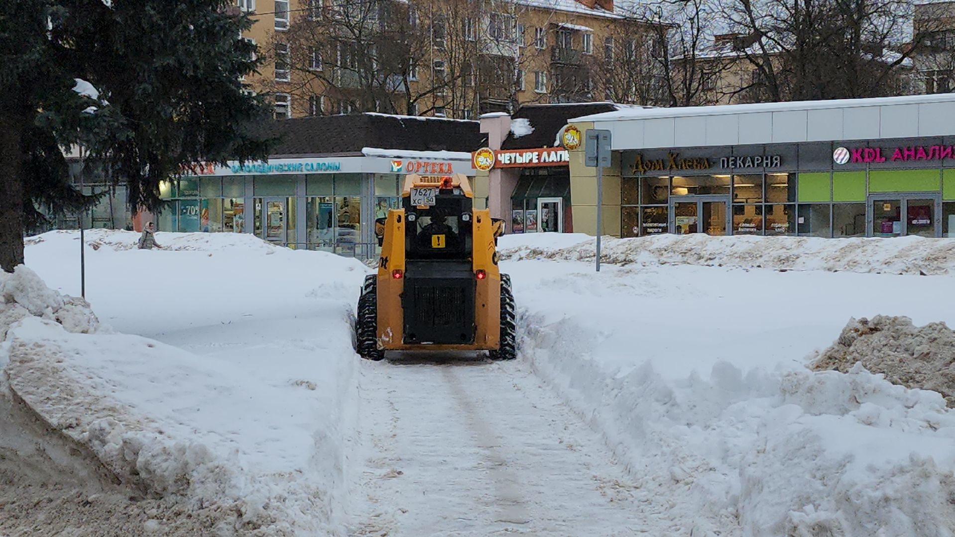 уборка снега, чистка дворов, чистка кровель, мбу городское хозяйство, Алексей Никитин, ук наукоград,