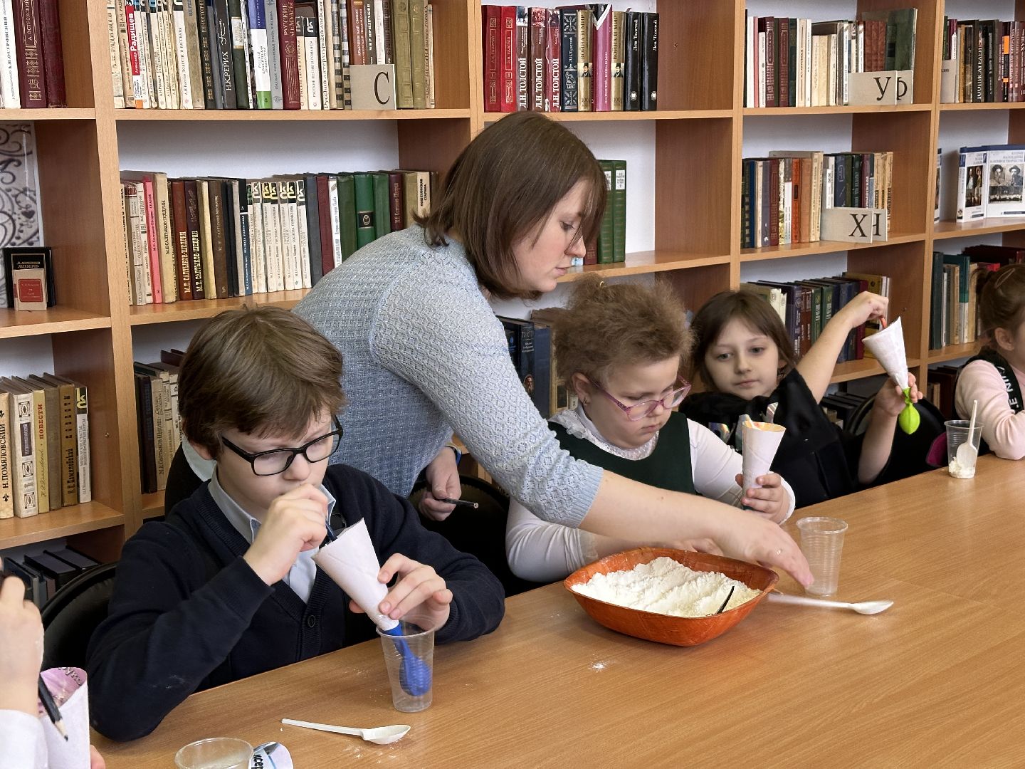 Клин, общество, дети, библиотеки, день оптимиста,