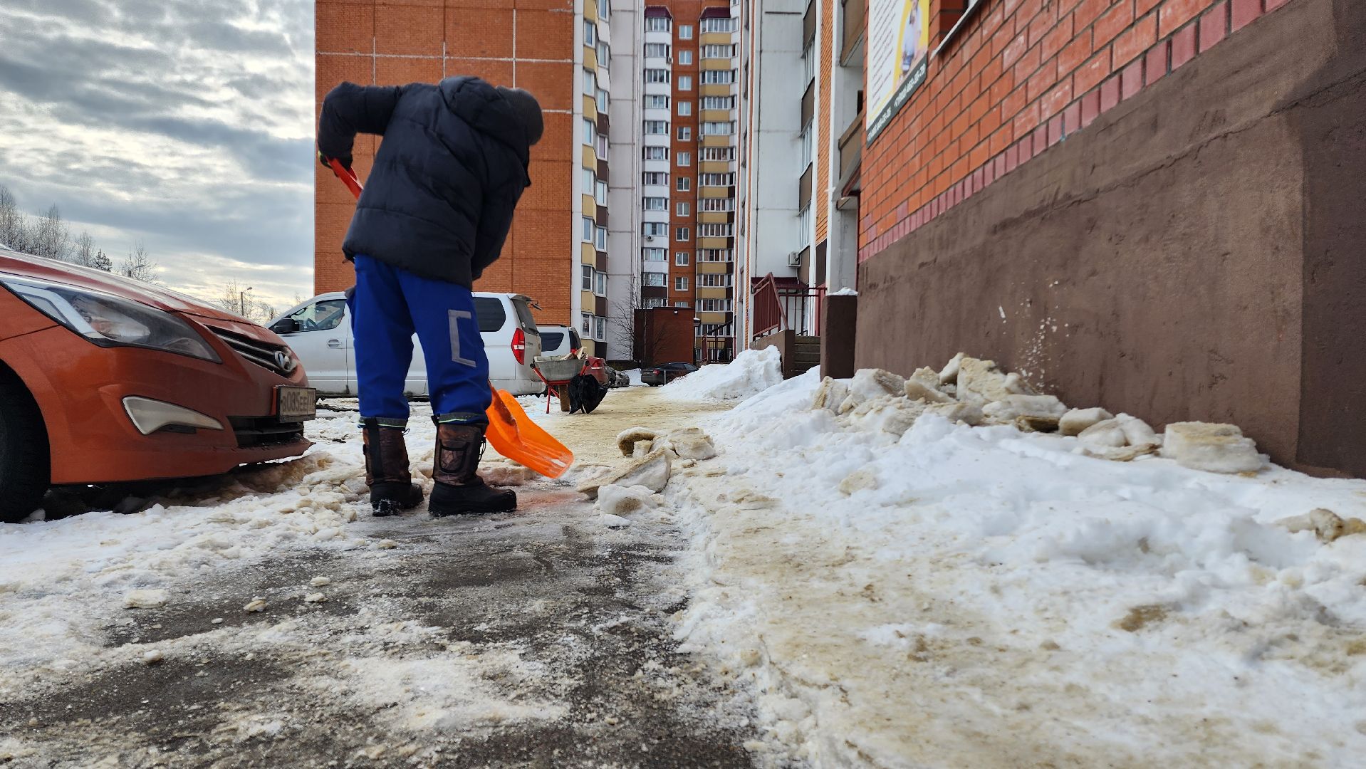 ЖКХ, Домодедово, Гололед, Подмосковье, Очистка дворов, Коммунальные службы, Дворники, обработка дорог, уборка снега и наледи,