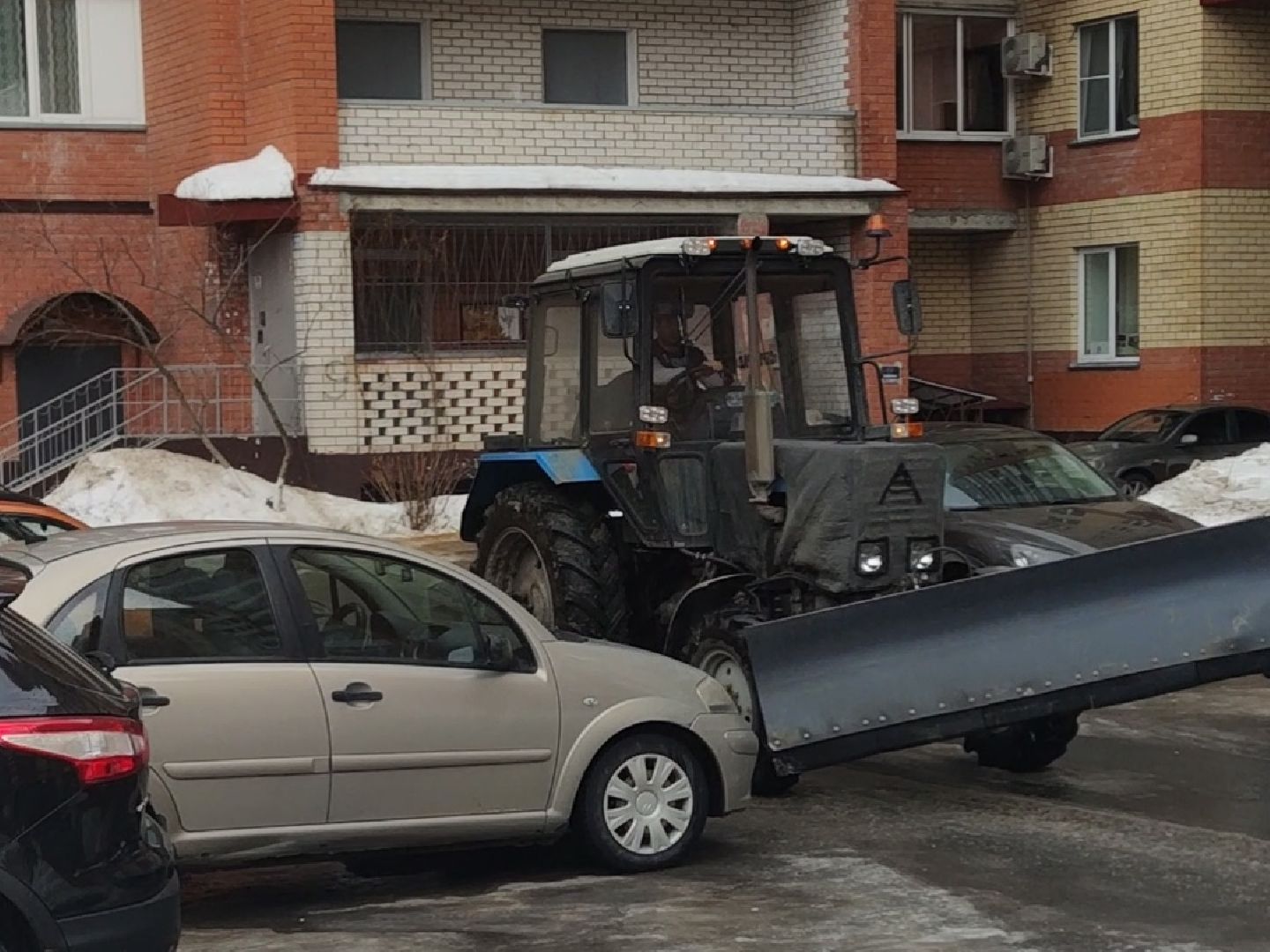 ЖКХ, Уборка города, Трактор, Коммунальная техника, Коммунальные службы, Дубна,