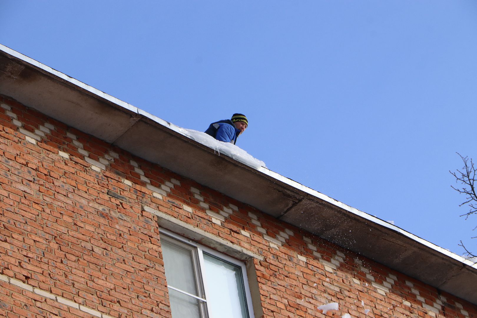 Снег и наледь, Серебряные Пруды, ЖКХ,