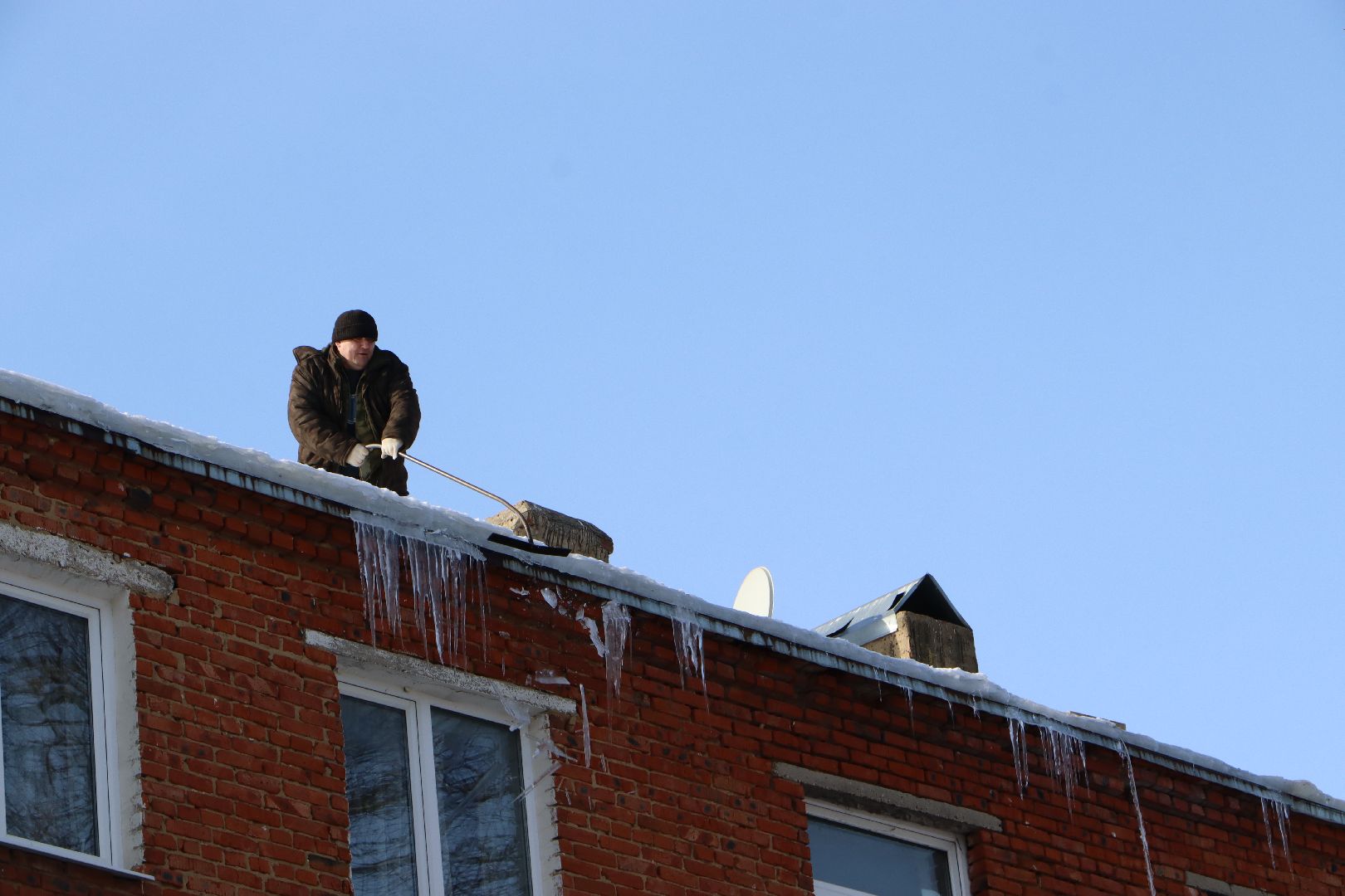 Снег и наледь, Серебряные Пруды, ЖКХ,