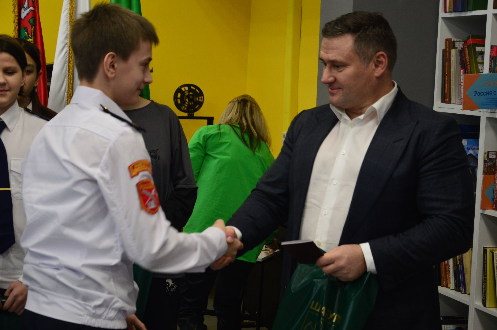 шатура, вручение паспортов, библиотека, паспорт гражданина рф, церемония награждения,