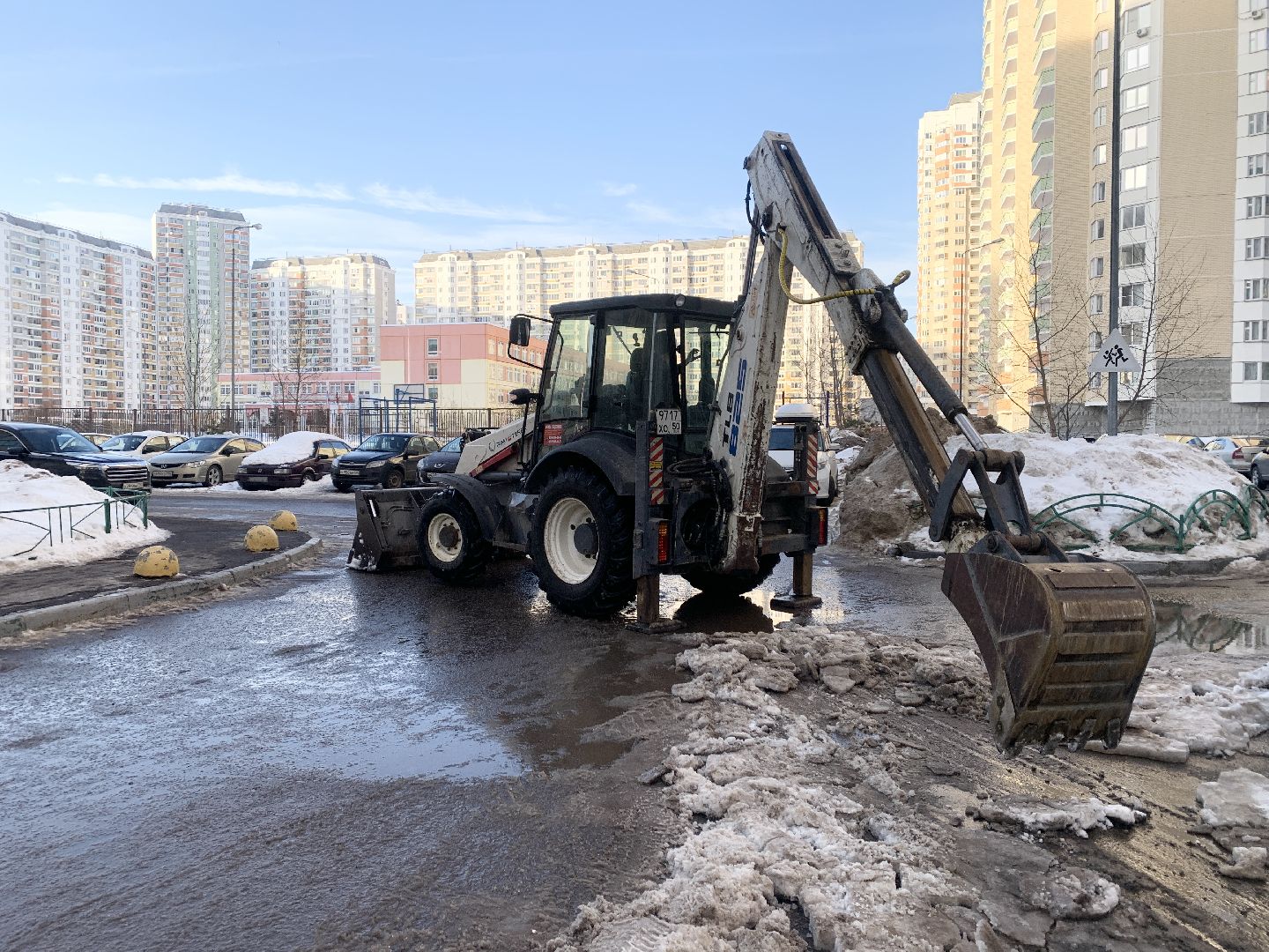 Балашиха, Подмосковье, уборка дворов, уборка снега и наледи,