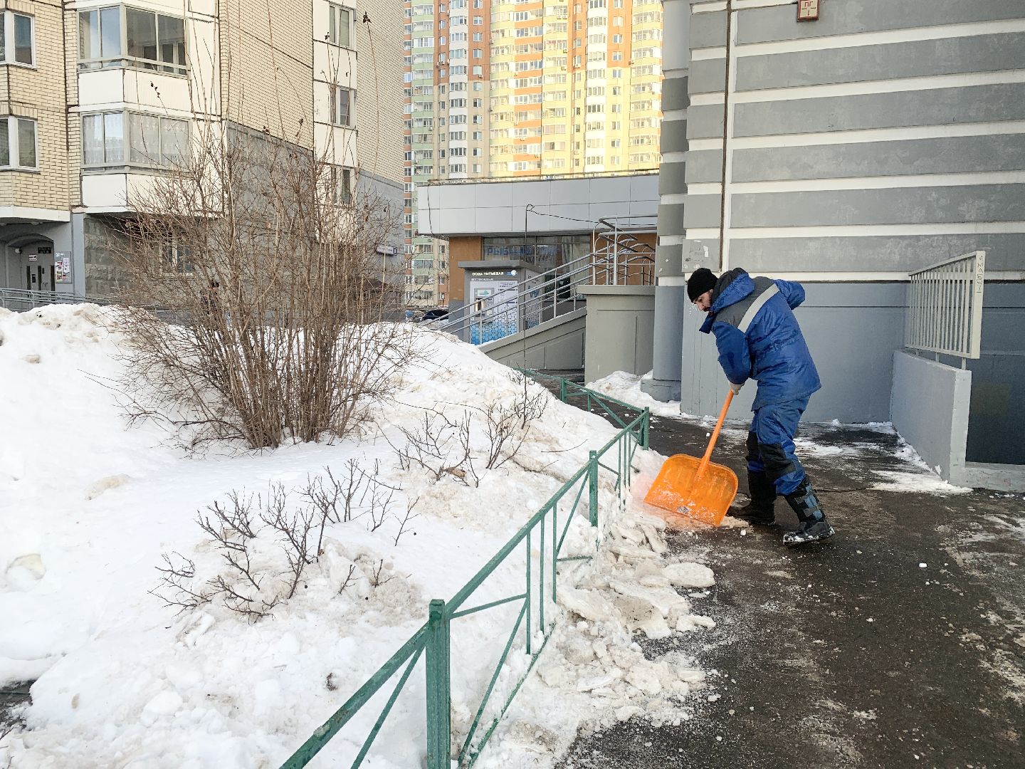 Балашиха, Подмосковье, уборка дворов, уборка снега и наледи,