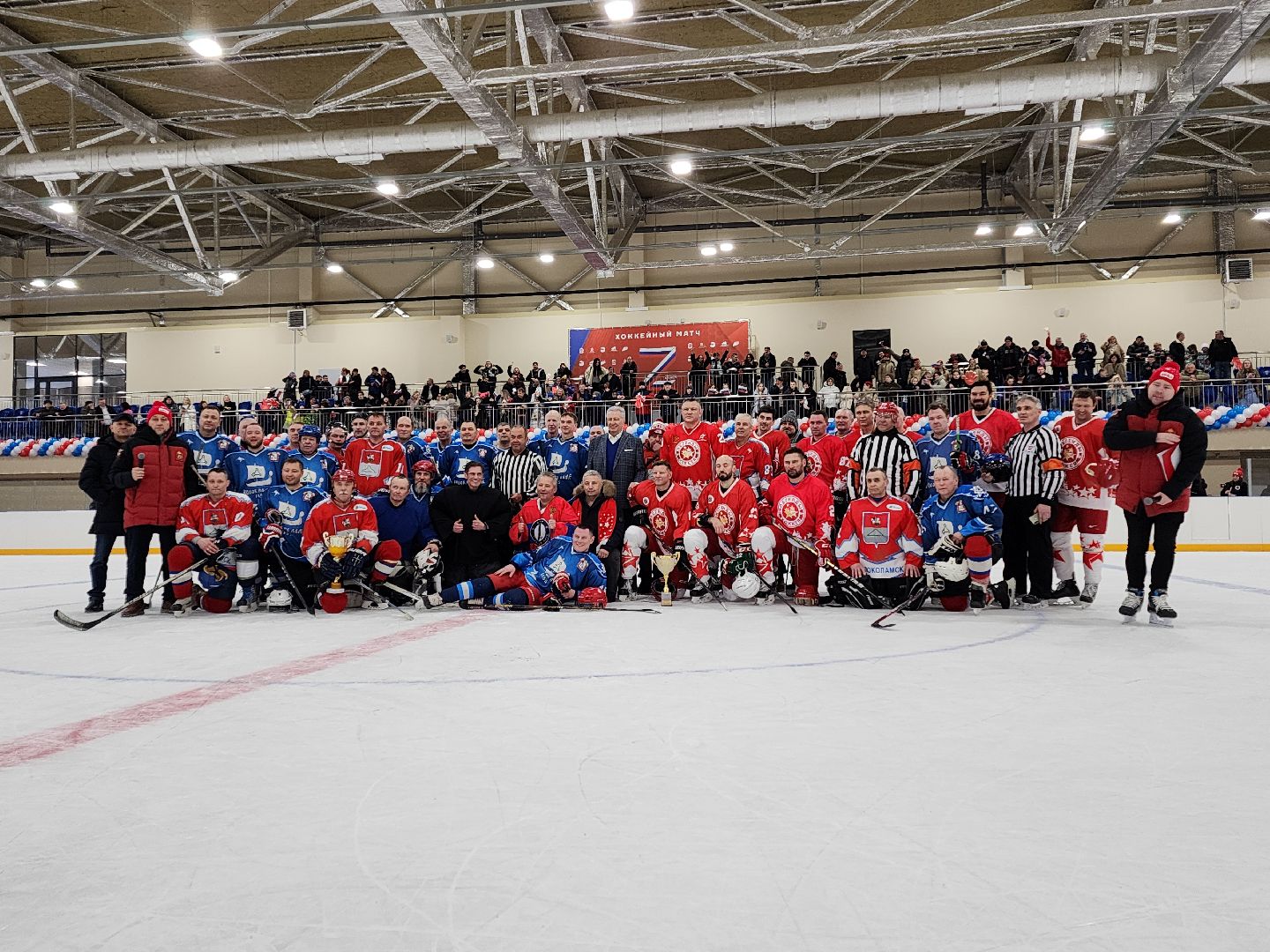 волоколамск, спорт, спорт в подмосковье, спорт подмосковья, хоккей, хоккеисты, программа губернатора, матч легенд, выходи во двор,