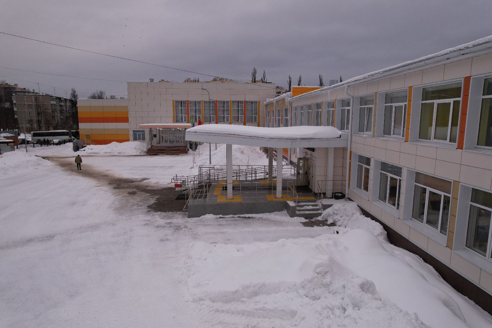 видео с коптера, школа, образование,