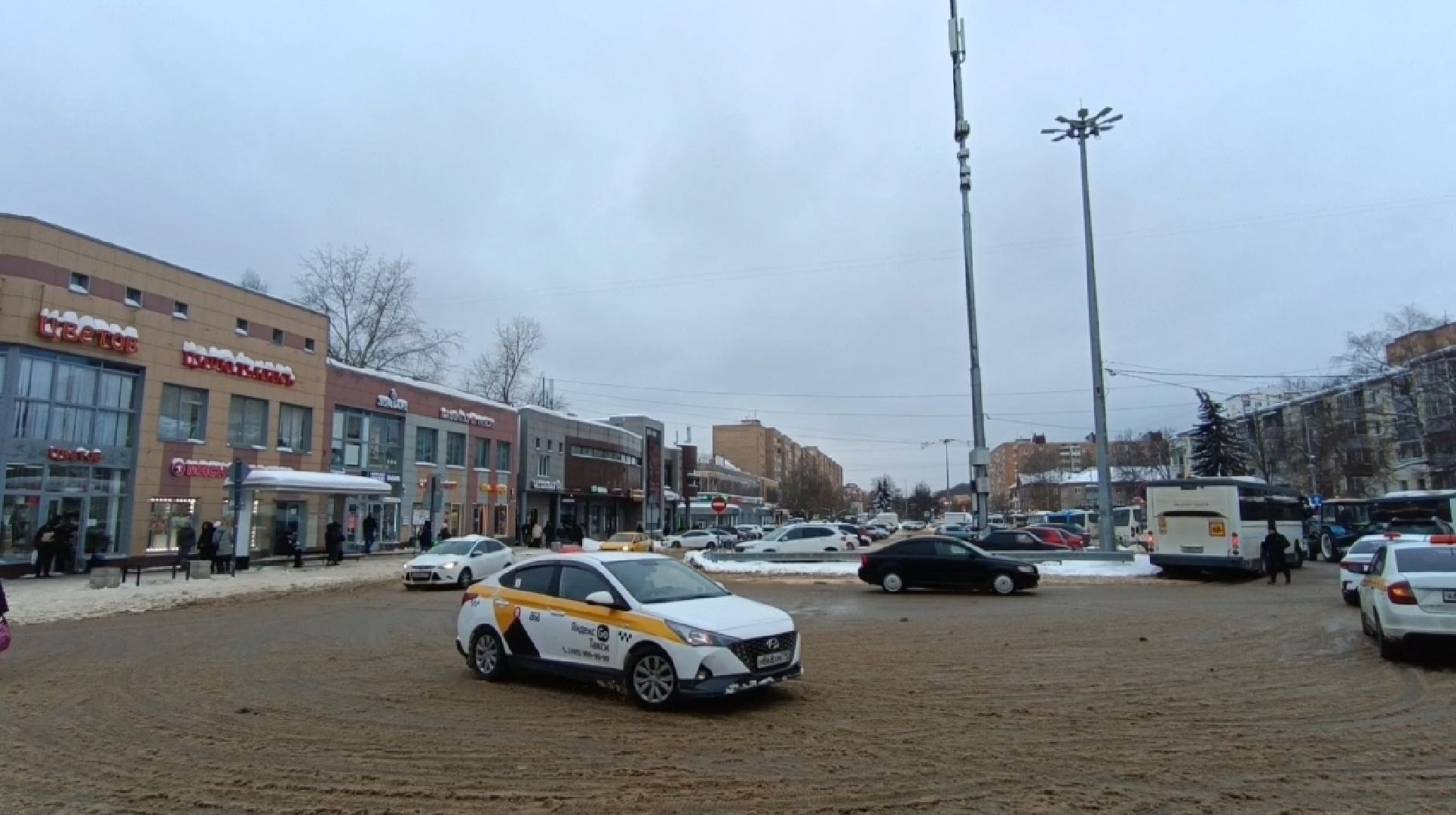 Лобня, дороги, дворы, автомобили,