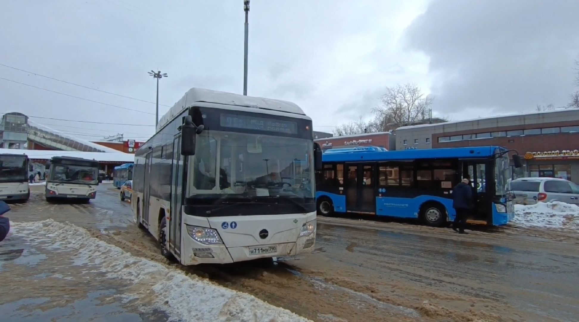 Лобня, дороги, дворы, автомобили,