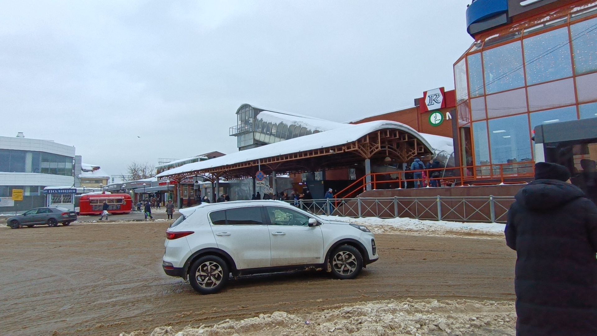 Лобня, дороги, дворы, автомобили,