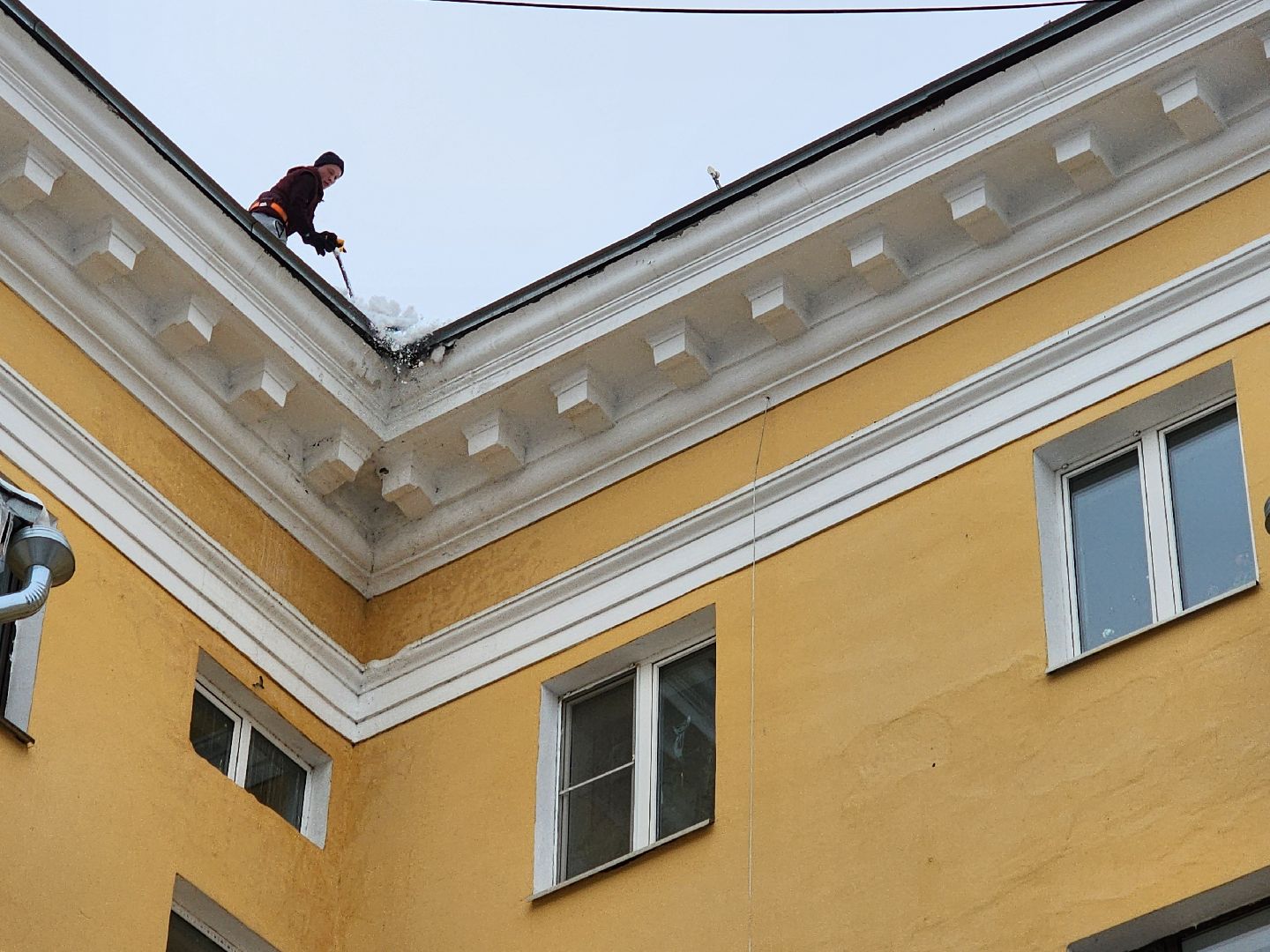 воскресенск, жкх, наледь на крыше, сосульки, мкд,