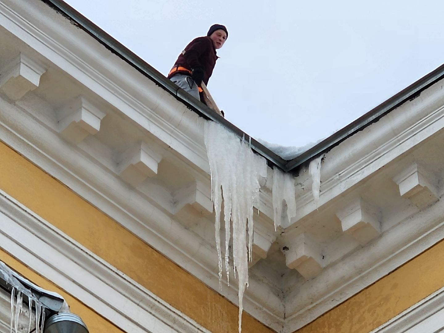 воскресенск, жкх, наледь на крыше, сосульки, мкд,