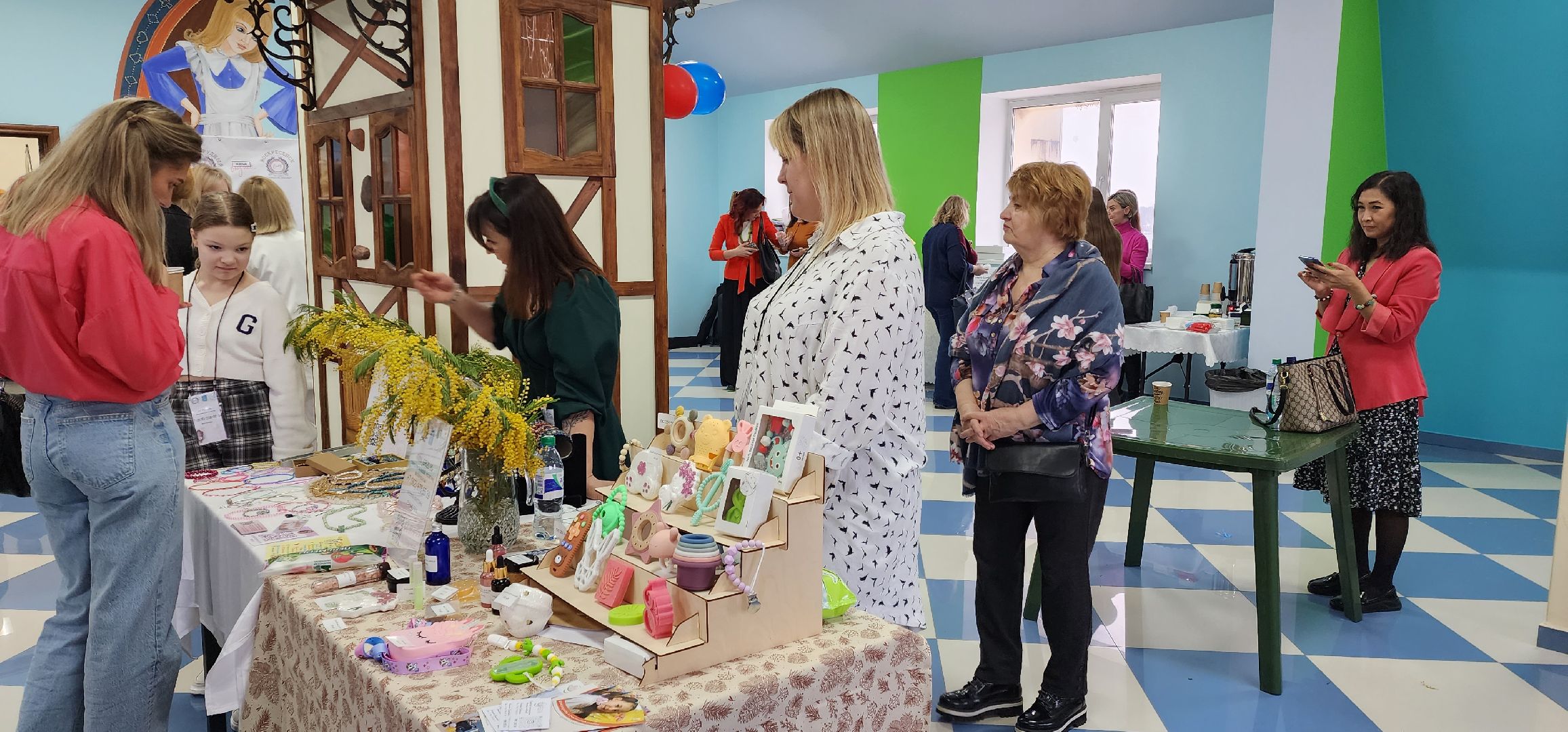 раменское, общество, женский фестиваль, ветка мимозы,