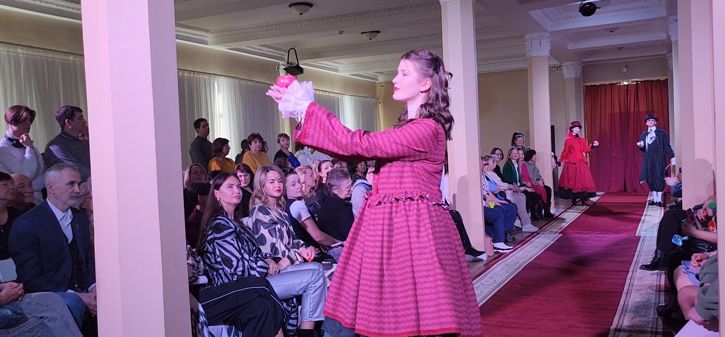 Коломна, показ мод, неделя моды,