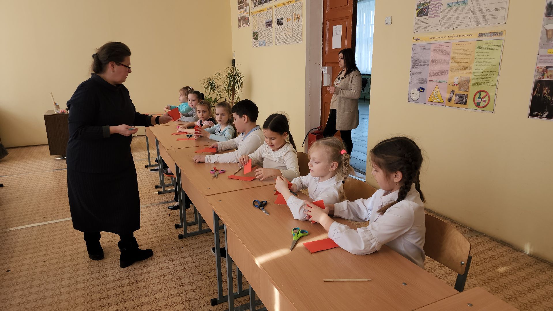 кашира, школа современного дизайна, цдо, конкурс науки и творчества, мельница, картон, бумага, юный дизайнер,