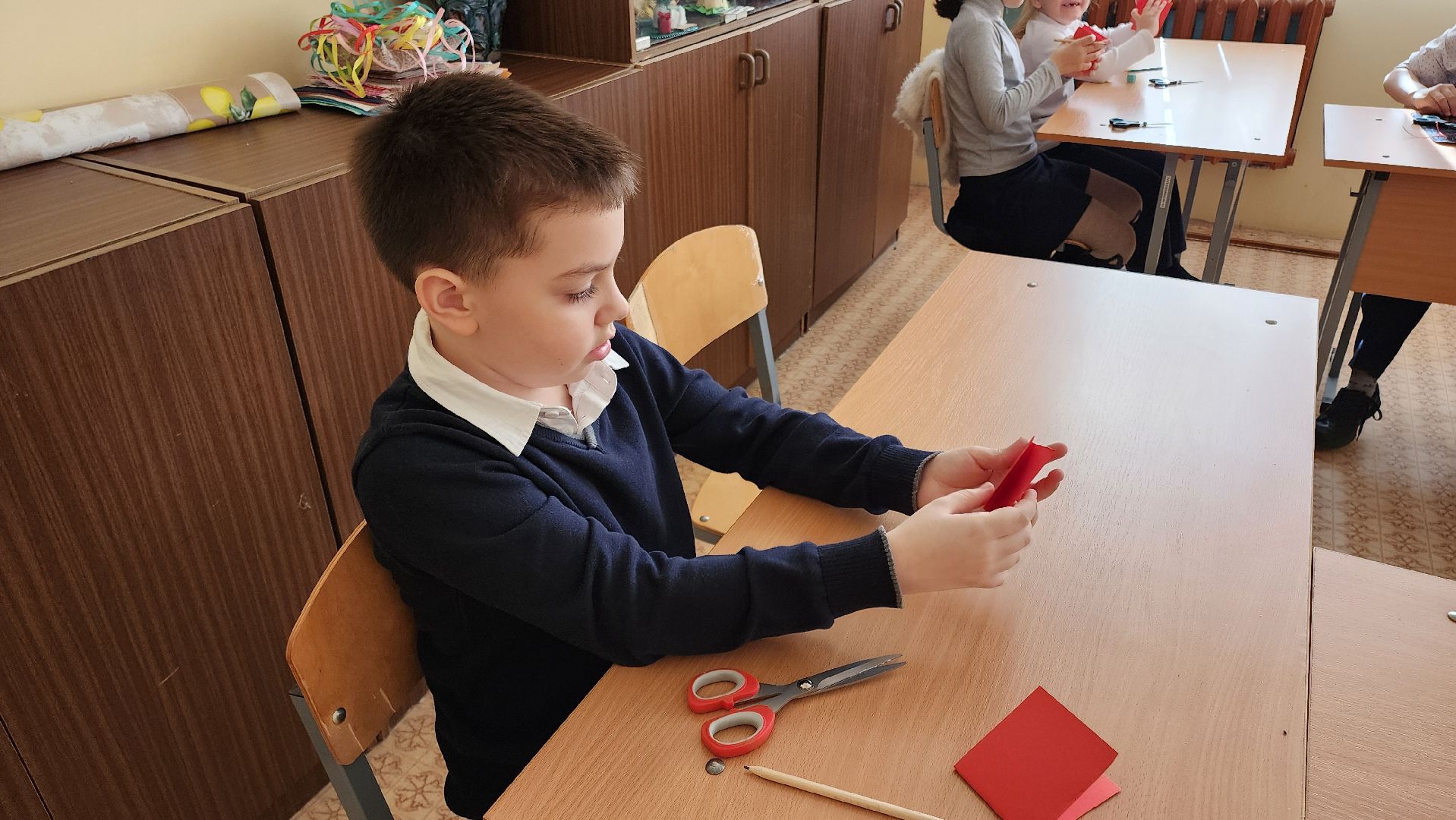 кашира, школа современного дизайна, цдо, конкурс науки и творчества, мельница, картон, бумага, юный дизайнер,