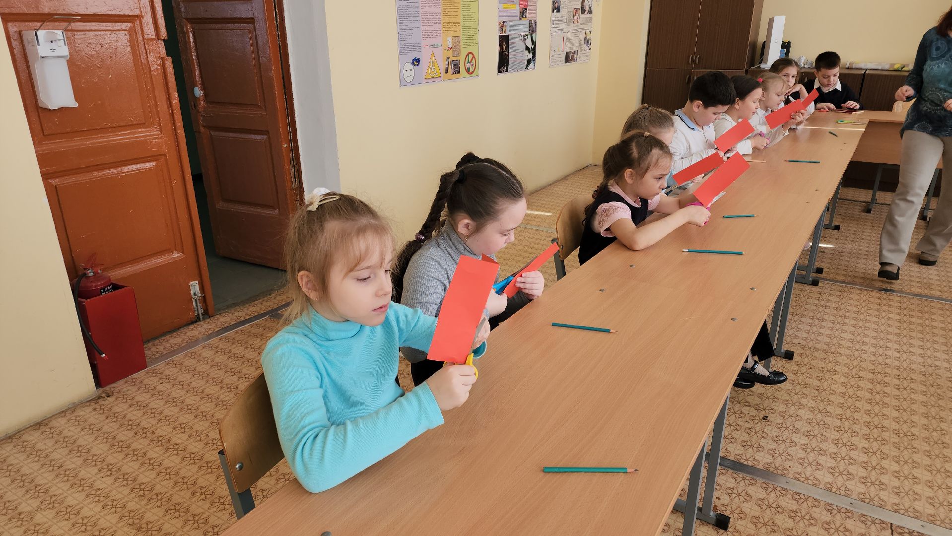 кашира, школа современного дизайна, цдо, конкурс науки и творчества, мельница, картон, бумага, юный дизайнер,