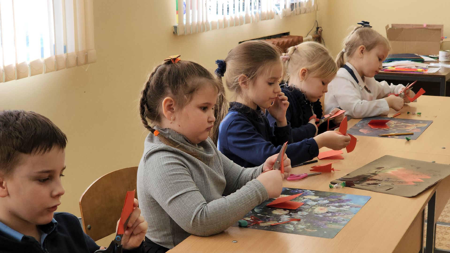 кашира, школа современного дизайна, цдо, конкурс науки и творчества, мельница, картон, бумага, юный дизайнер,