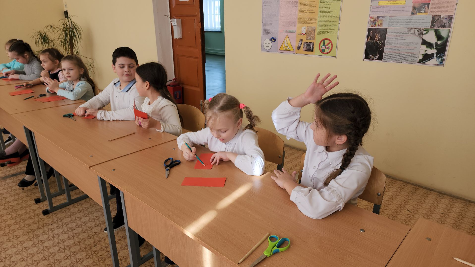 кашира, школа современного дизайна, цдо, конкурс науки и творчества, мельница, картон, бумага, юный дизайнер,