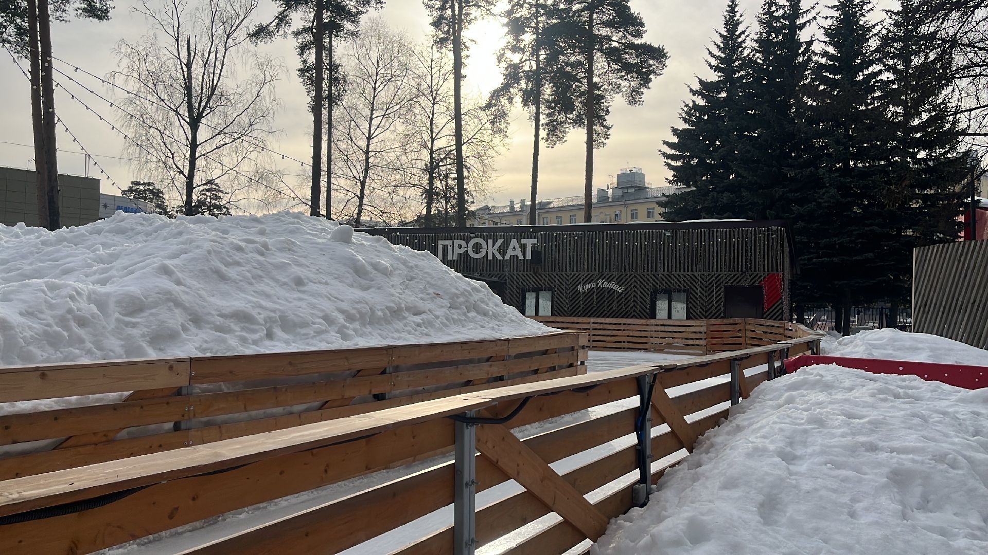 каток в парке, балашиха, парк пехорка, катание в парке,