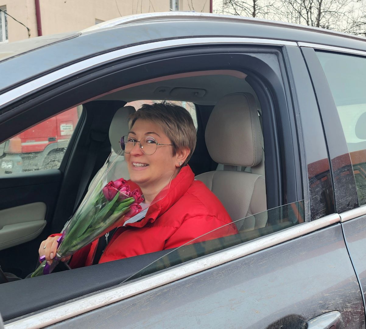 домодедово, подмосковье, ОГИБДД, Госавтоинспекция, Цветы автоледи, 8 марта, Международный женский день, Праздничный рейд, Полиция, Автоледи, Тюльпаны,