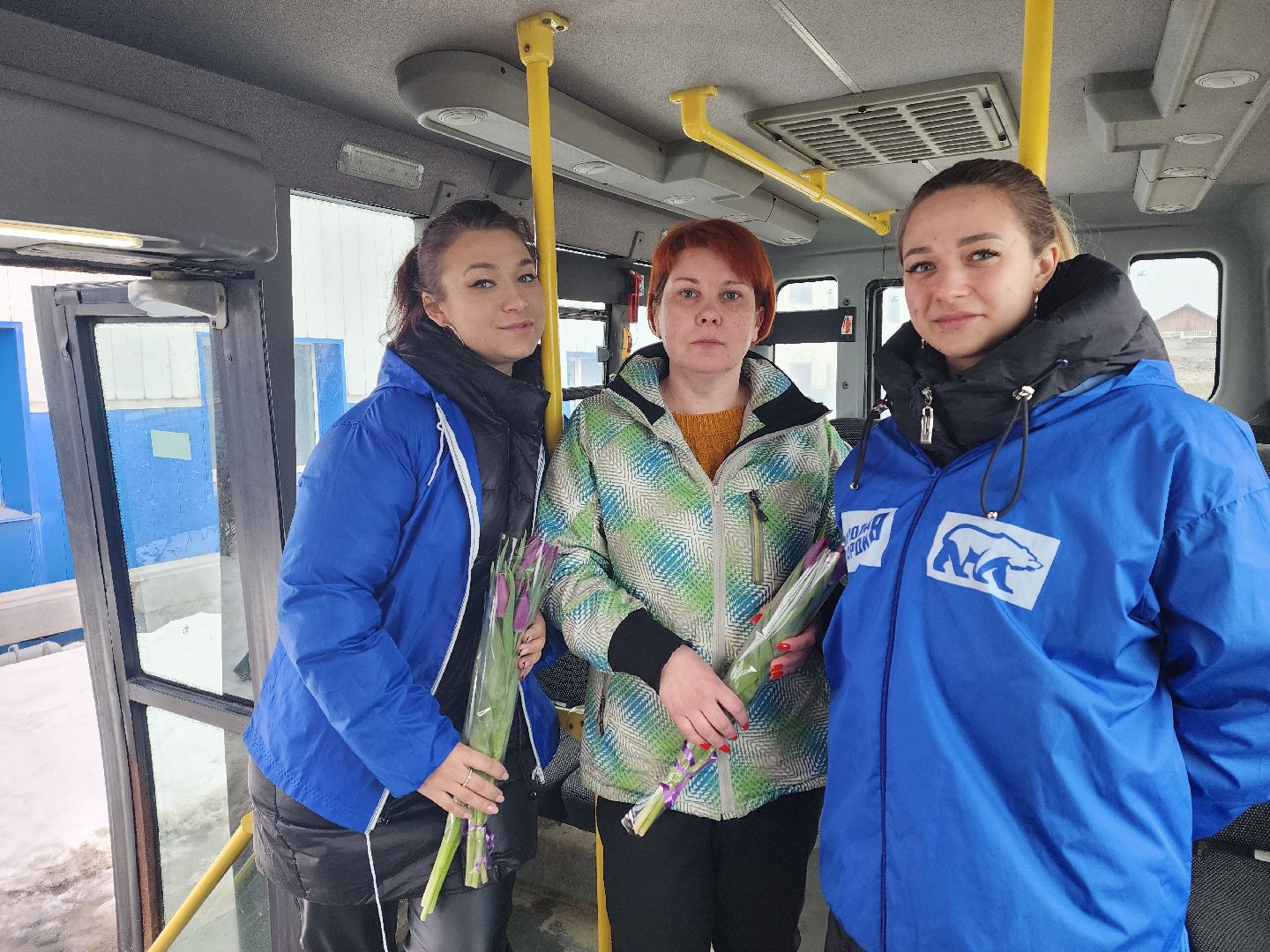 воскресенск, 8 марта, женщины, автобусы,