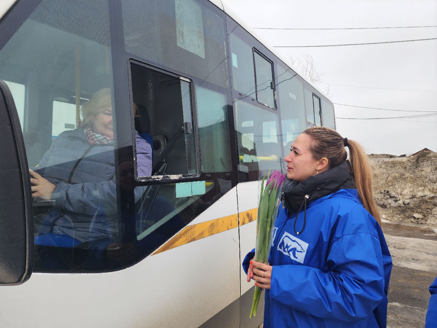 воскресенск, 8 марта, женщины, автобусы,