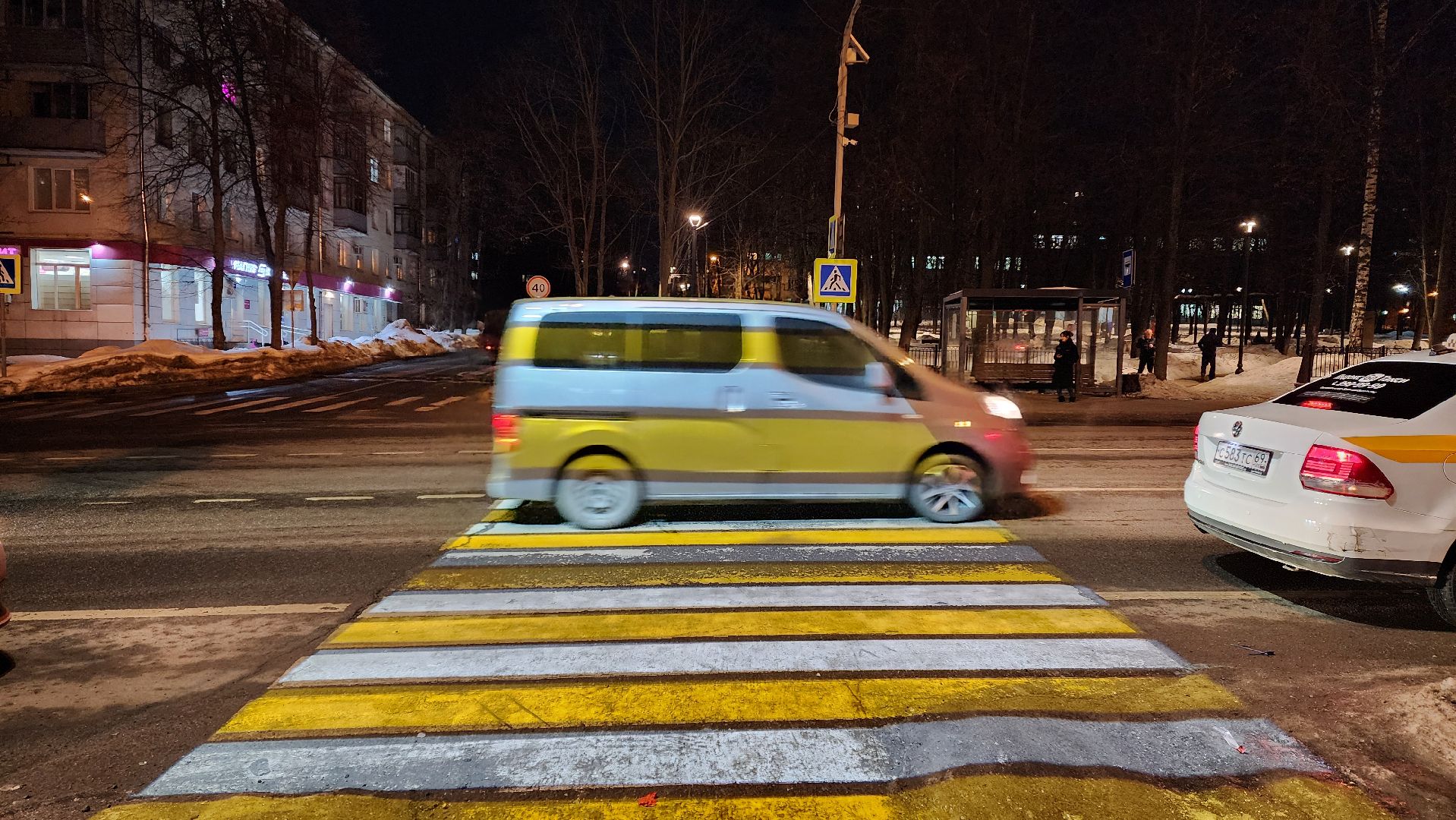 светофор, пешеходный переход, проекционный пешеходный переход,