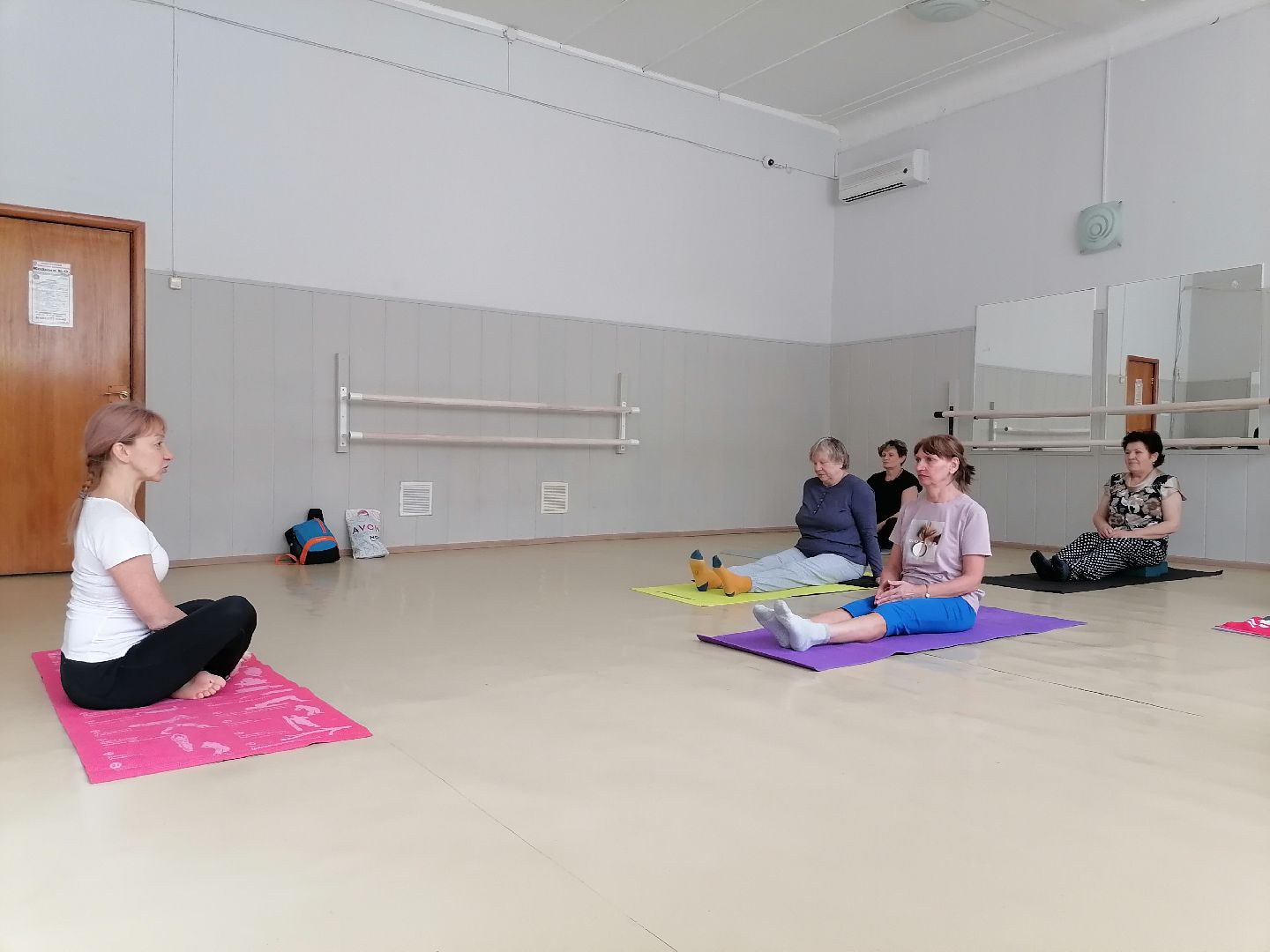 Йога, спорт в подмосковье, активное долголетие,