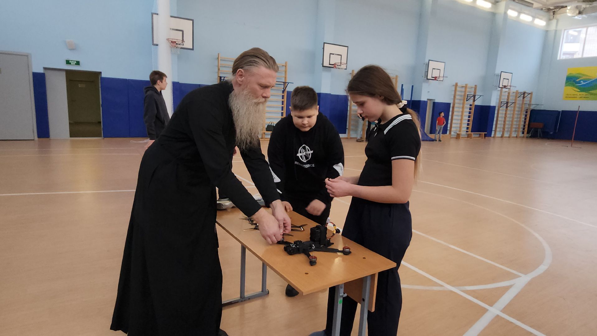 серпухов, поселок большевик, дашковская школа, кружок БПЛА, дроны,