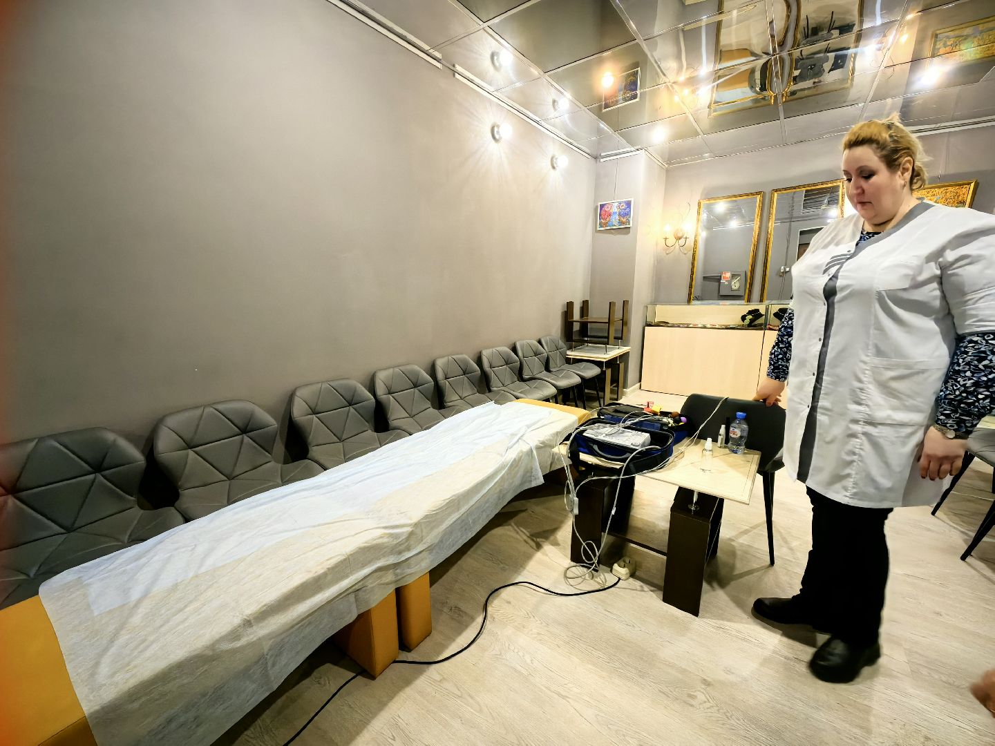 сотрудники, выездная обследование, анализ крови, давление,