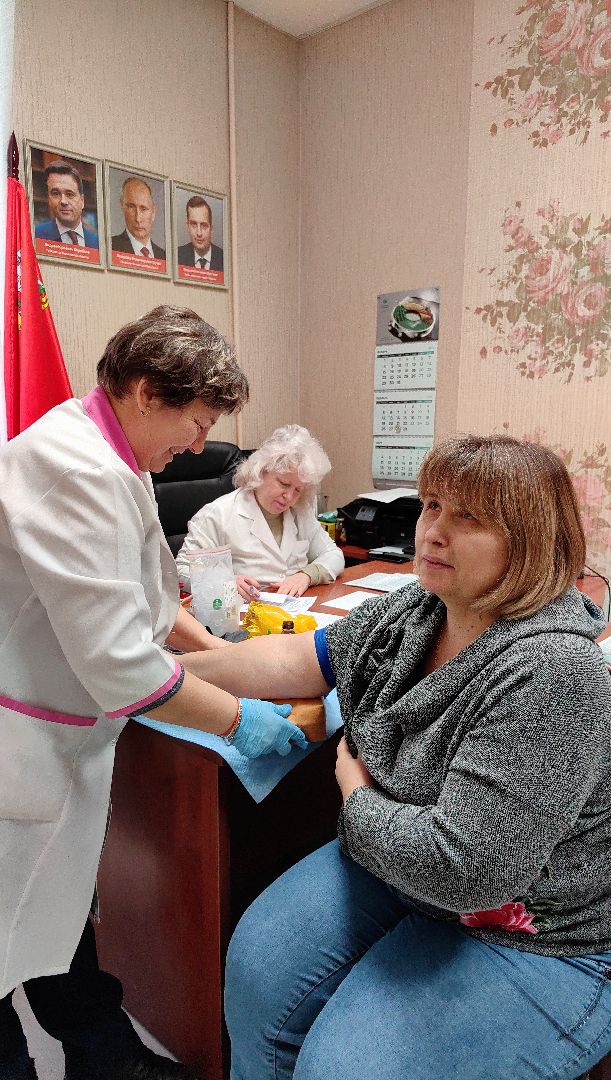 сотрудники, выездная обследование, анализ крови, давление,