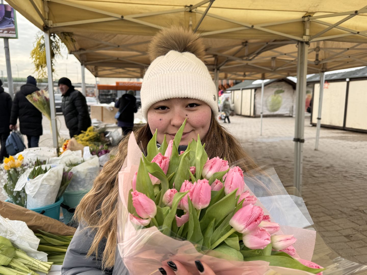 Одинцово, Цветочный базар, 8 марта,