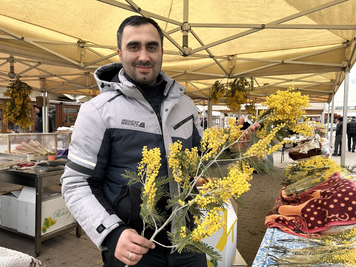 Одинцово, Цветочный базар, 8 марта,