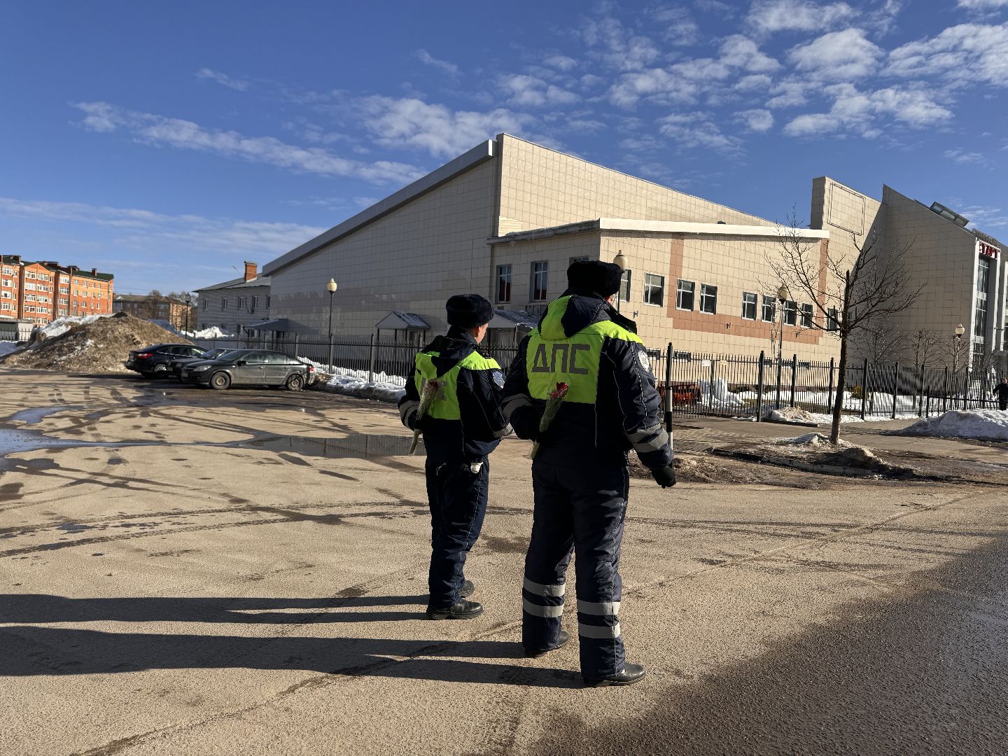 шаховская, букет для автоледи, госавтоинспекторы,