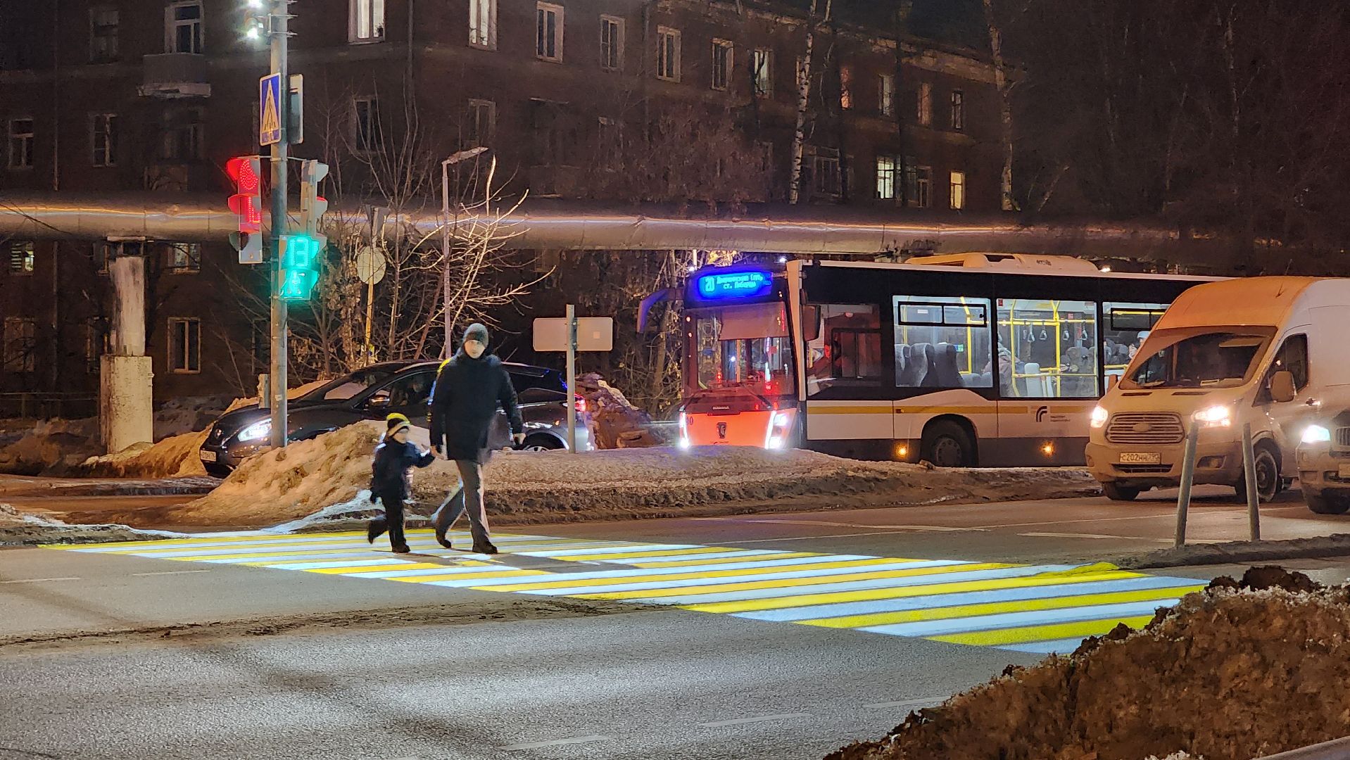 пешеходный переход, дороги подмосковья,